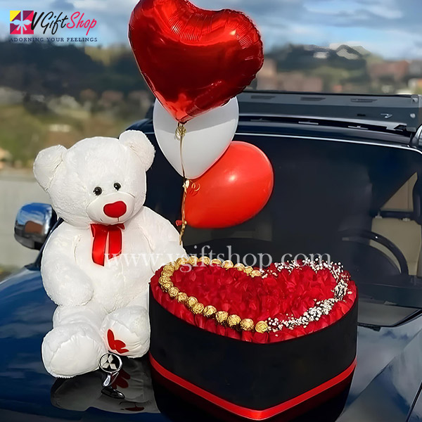 Teady with heart shape flowers